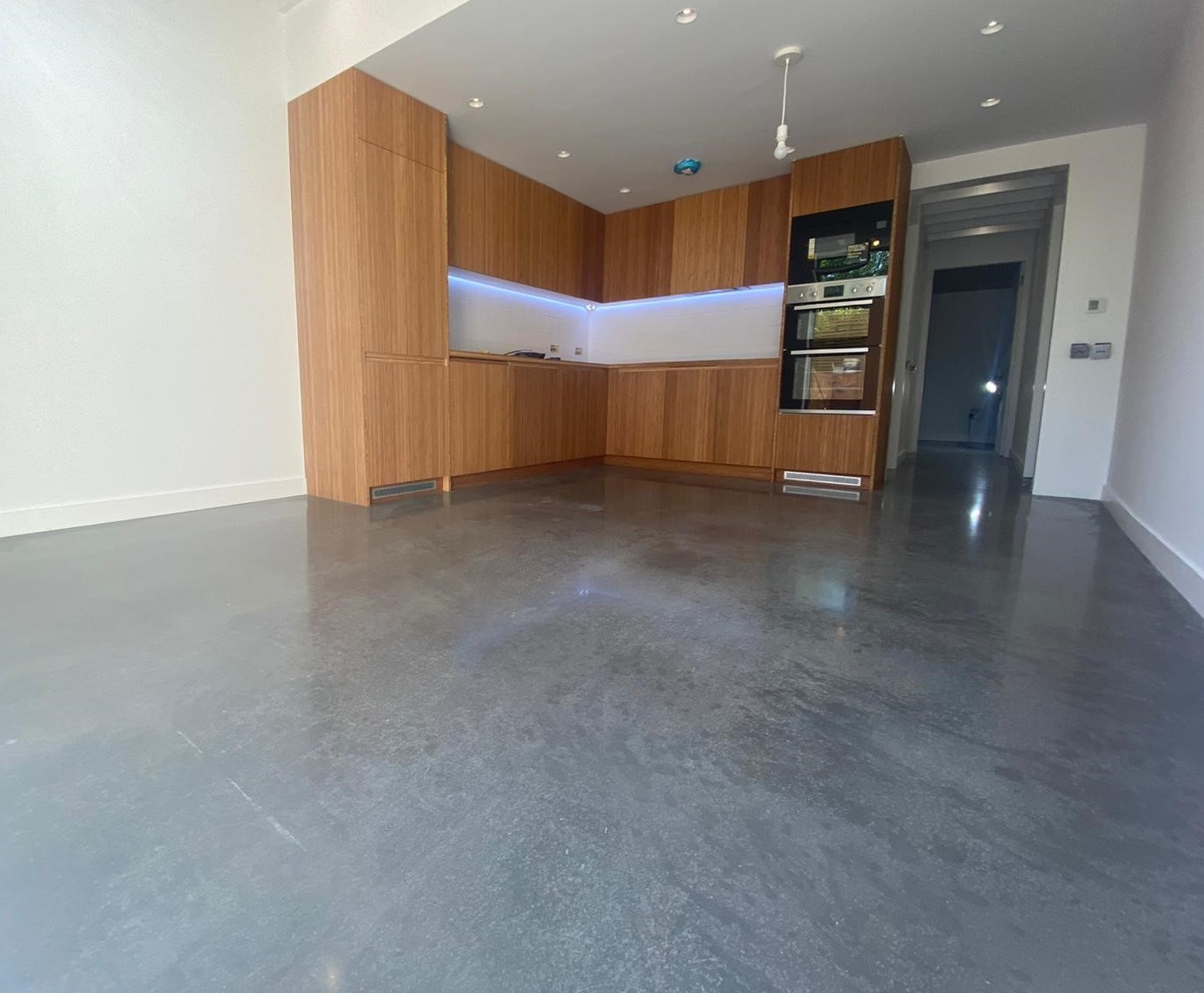 Kitchen flooring service in London